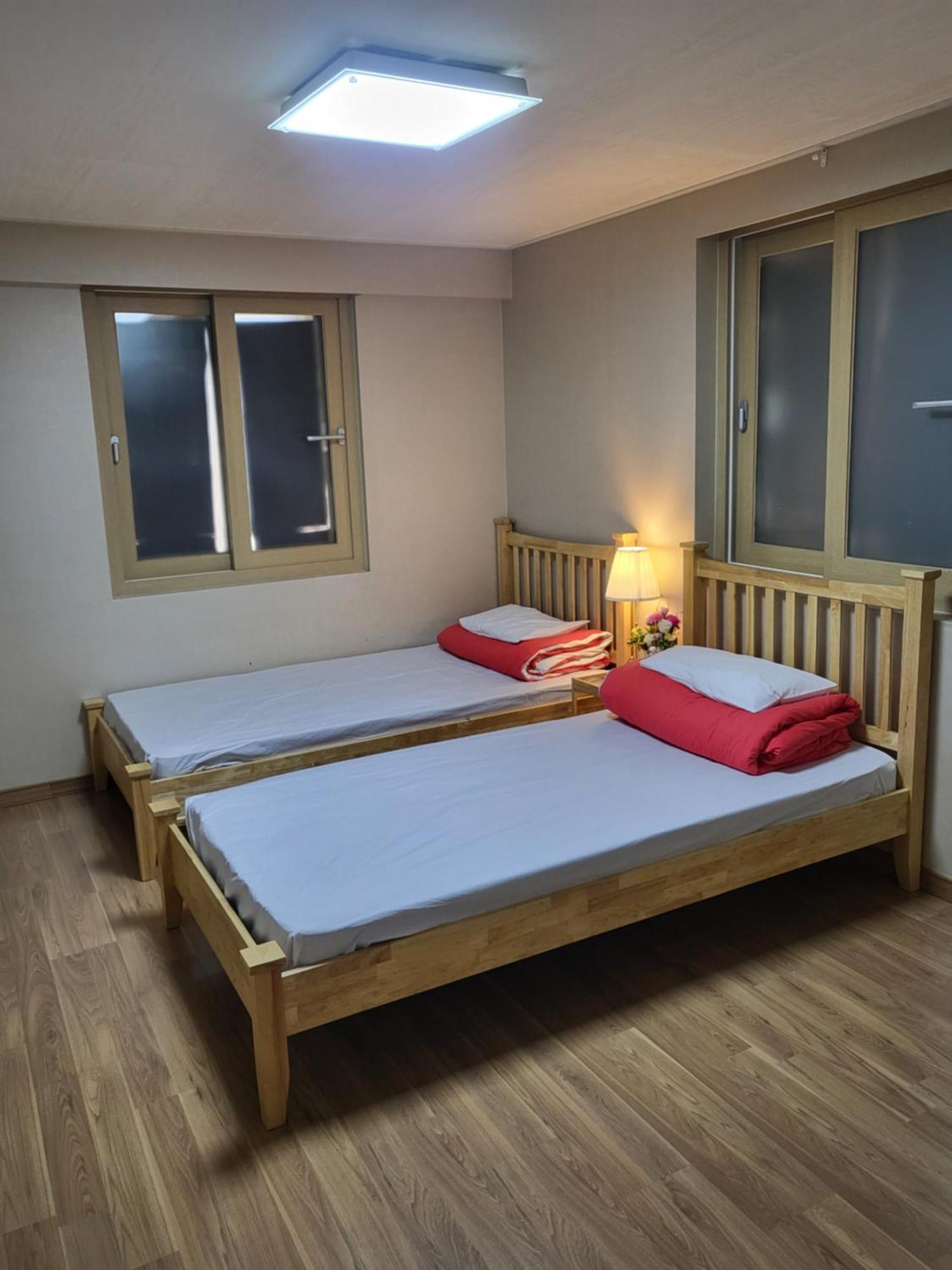 Red Guesthouse Seoul Exterior photo