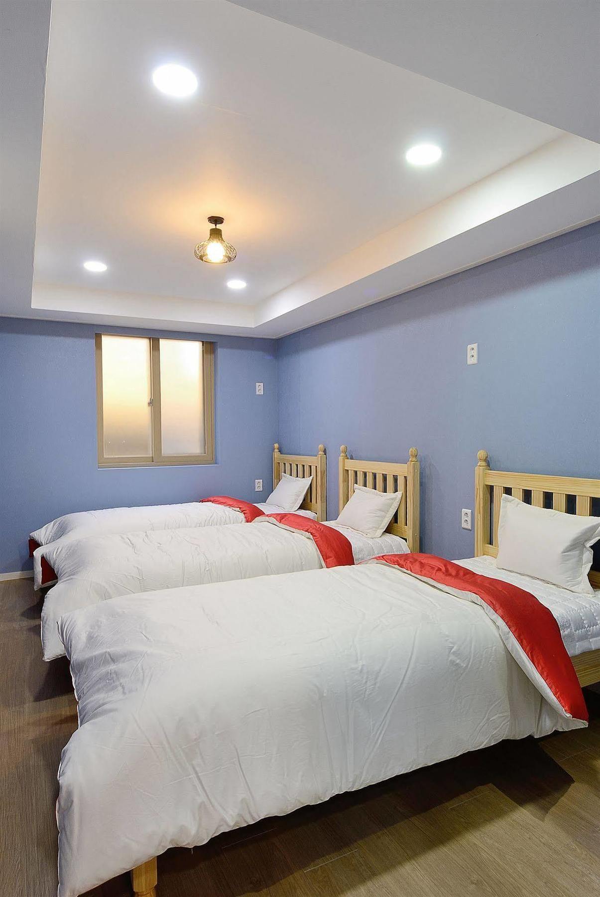 Red Guesthouse Seoul Exterior photo
