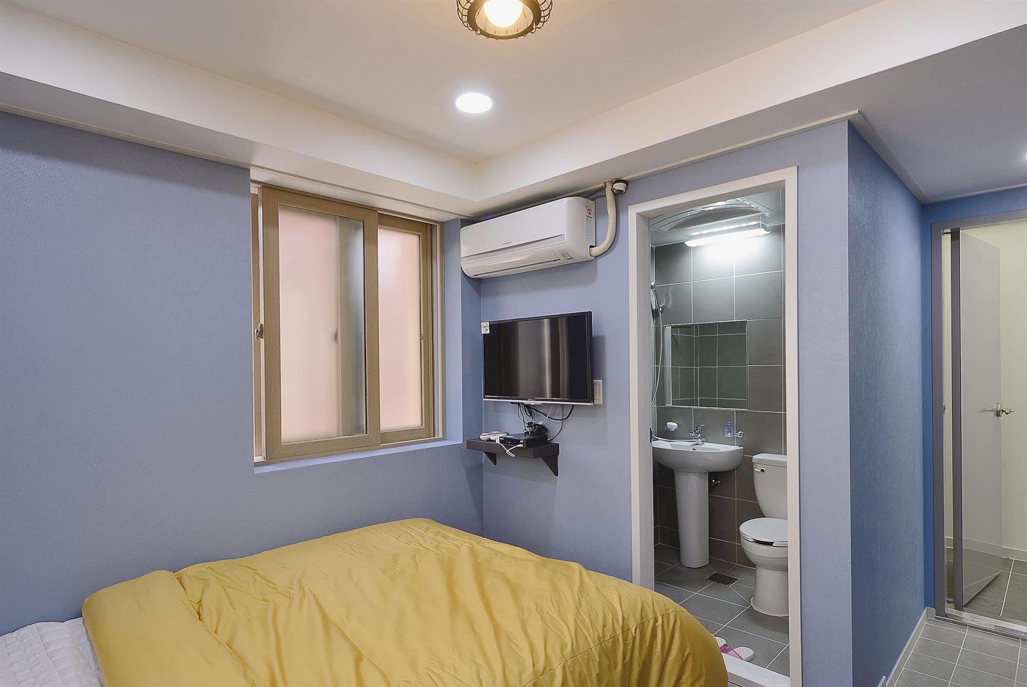 Red Guesthouse Seoul Exterior photo