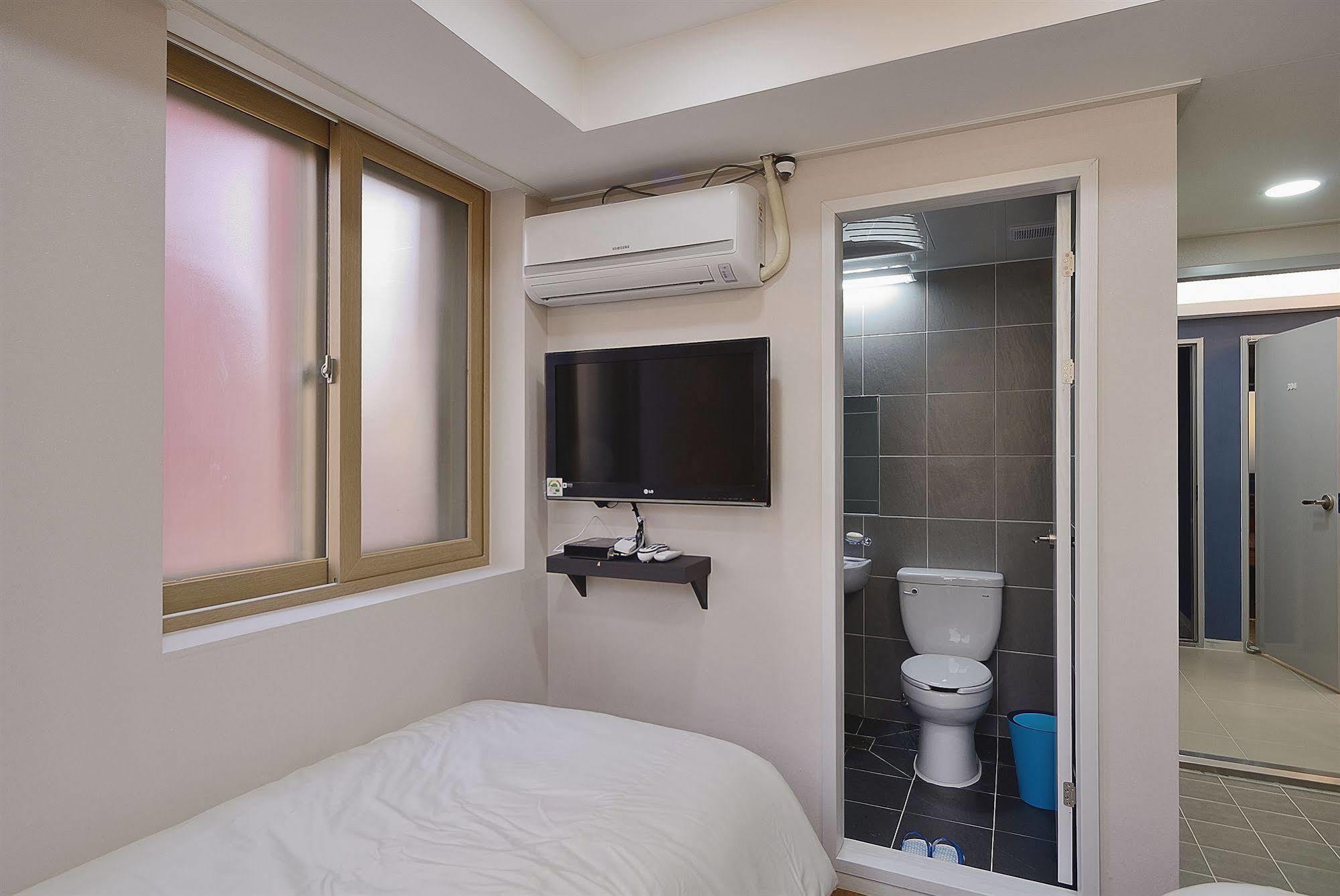 Red Guesthouse Seoul Exterior photo